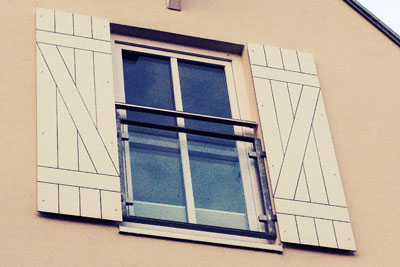 Fenster Holzfenster mit Fensterläden